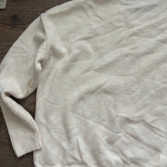 LEGENDARY OUTFITTERS Beige Long Sleeve Boxy Cropped Pullover Sweater Size XL - Picture 11 of 16